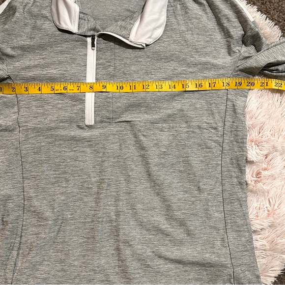 Under Armour ladies hotshot pullover size medium - Picture 6 of 8